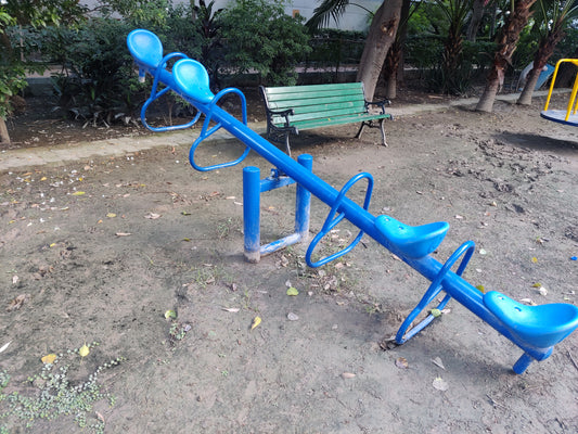 Outdoor 4-Seater Single Seesaw